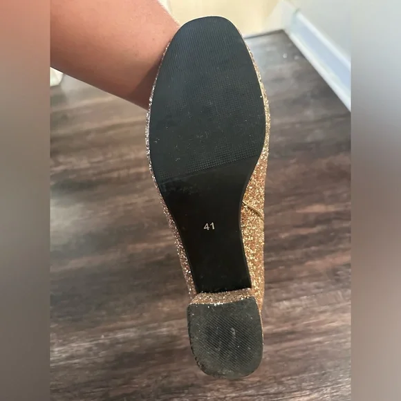 GoLd ✨ sPaRkLe HEEEELS!!!! - Picture 3 of 8